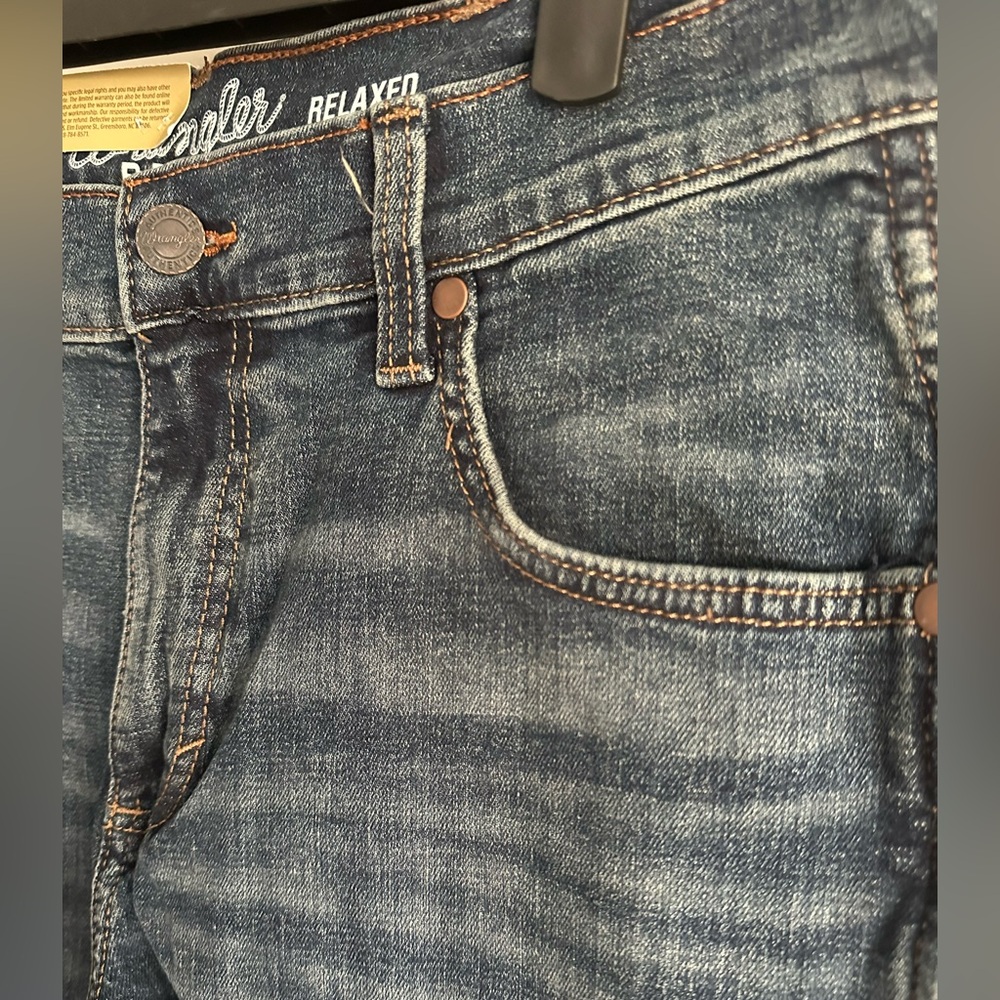 NWT Men’s Wrangler Retro Relaxed Fit Bootcut Jeans - Picture 2 of 6